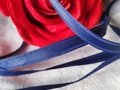 Ruban fin ancien nylon bleu épais 10 mètres sur 0,7 cm modiste mercerie B5 n°11