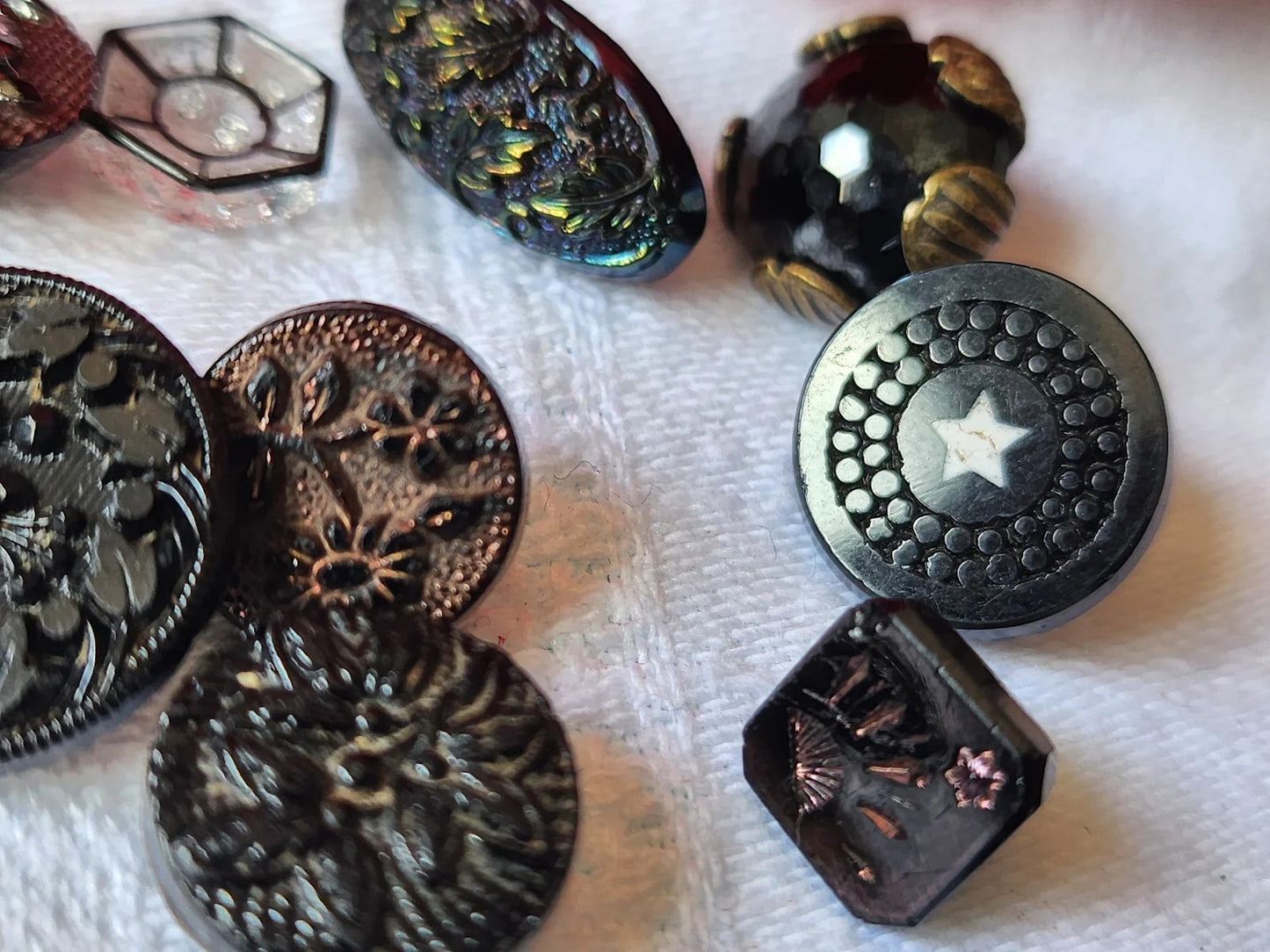 Lot 12 mini boutons anciens en verre vers 1900 collection 0,9 à 1,5 cm ref 6009