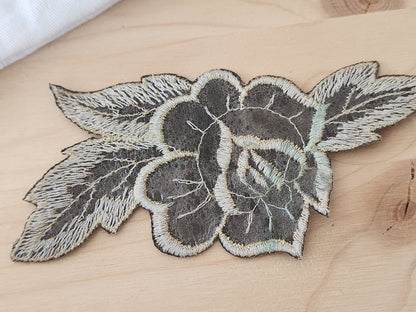 broderie fleur noir rose doré longue 15 cm T1-15