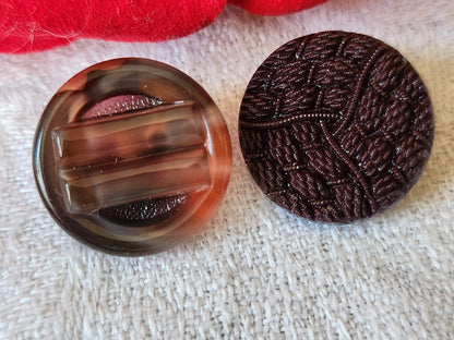 Duo boutons anciens en verre vintage marron  travaillé 1,7 cm G19E