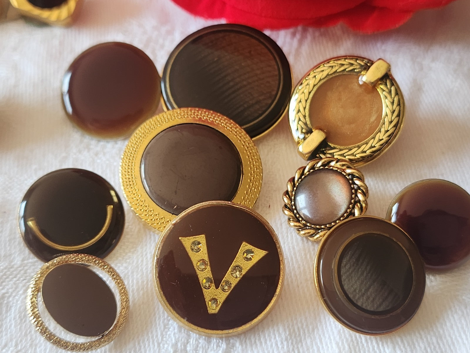 Lot 10 boutons vintage en métal marron panaché 1,5 à 2,6 cm ref 6047