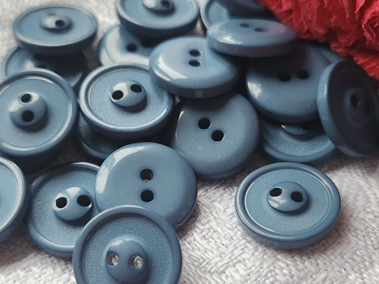 Lot  24 boutons vintage bleu petit travaillé trou 1,2 cm ref 214