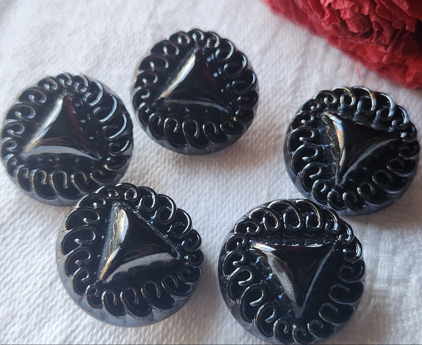 Lot 5 boutons anciens en verre gris effet hematite diamètre 1,8 cm ref 3540