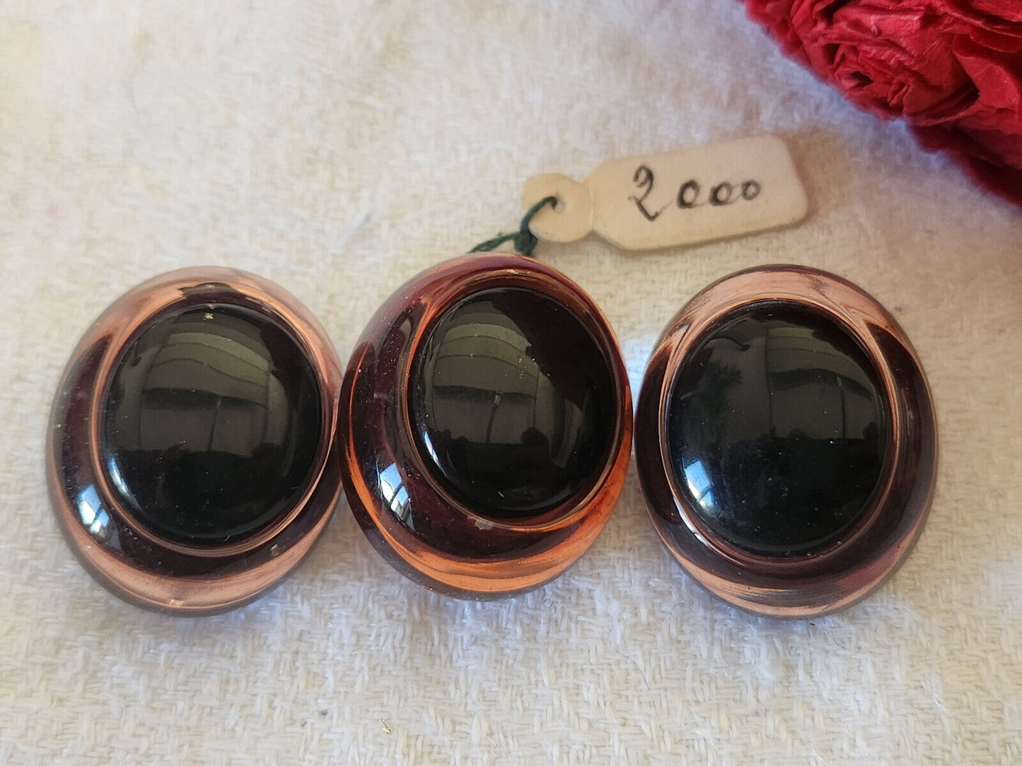 Trio boutons vintage ovale  violet orange interresant bombé 2 sur 2,5 cm ref 223