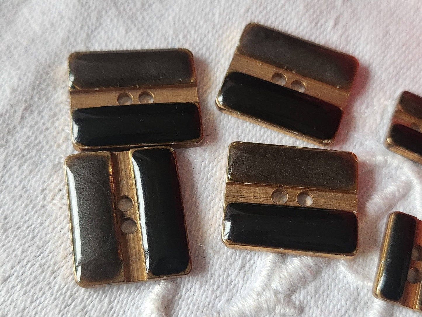 Lot 6 boutons vintage en métal tons marron 1,5 sur 1,8 et 1 sur 1,2 cm ref  387