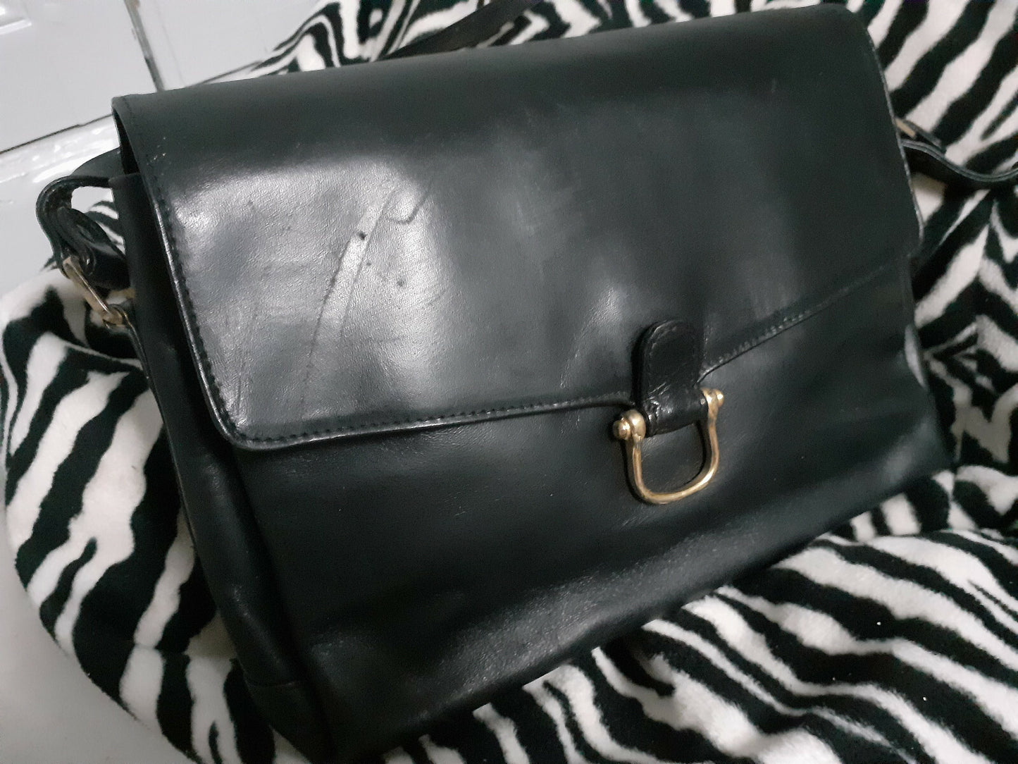 Ancien sac en main en cuir Souple noir retro magasin Printemps