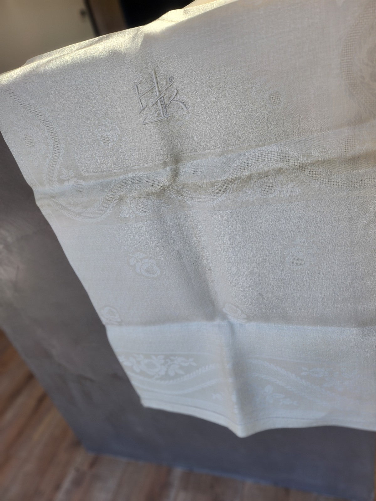 Ancienne nappe double monogramme H JK? sans doute jamais utilisé B6