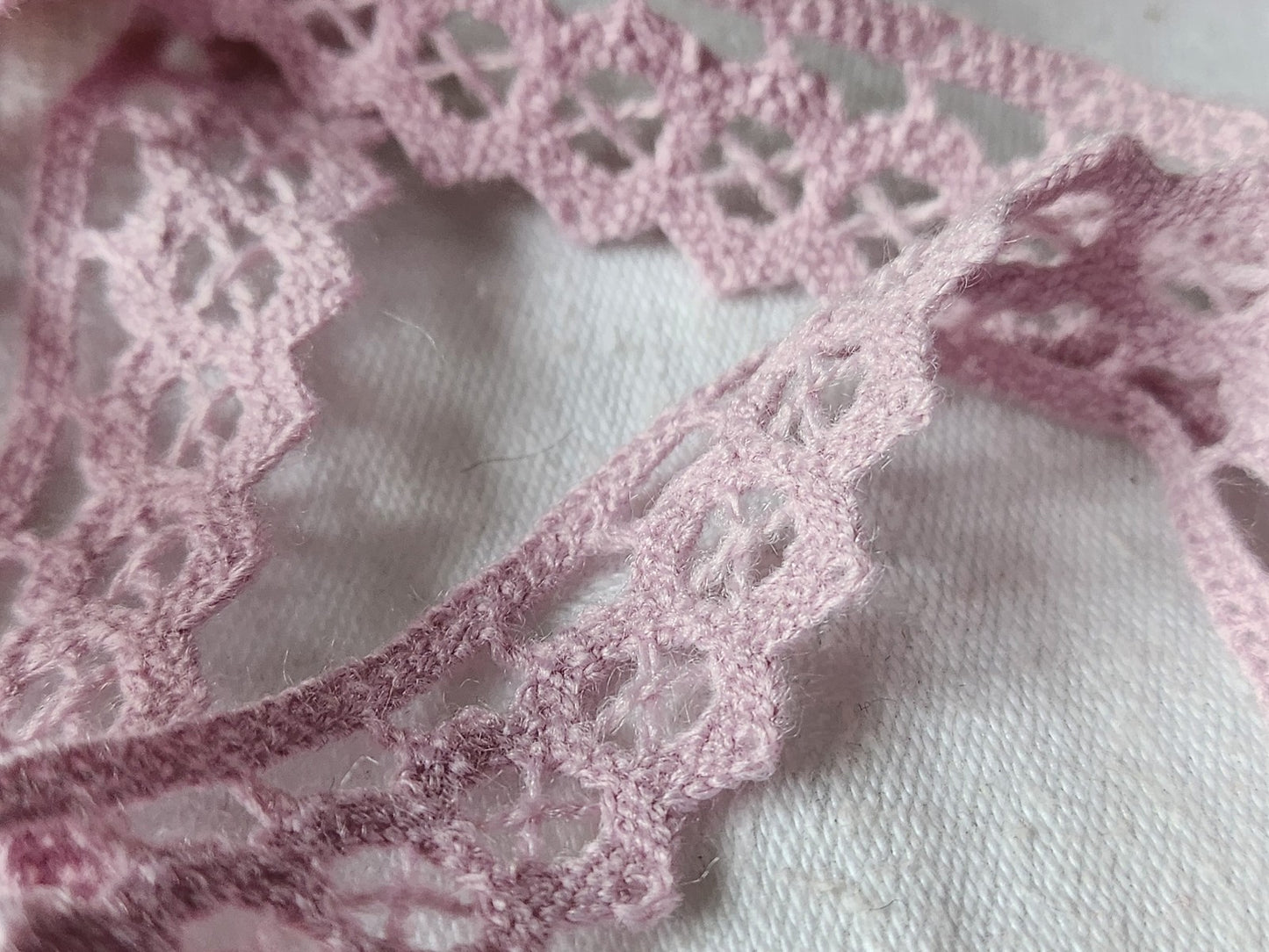Dentelle vintage violet clair lilas coton 3 métres sur 2 cm A6