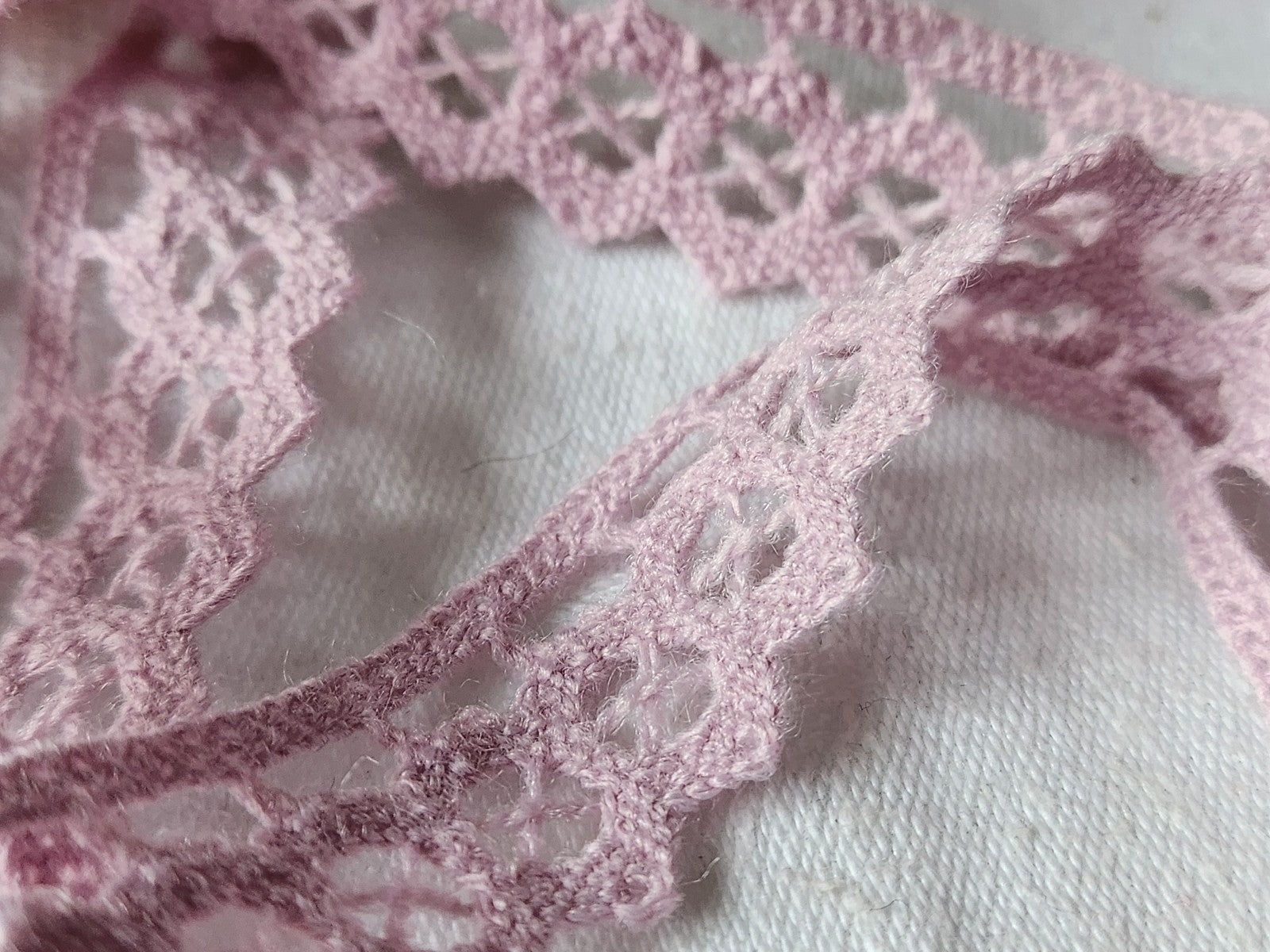 Dentelle vintage violet clair lilas coton 3 métres sur 2 cm A6