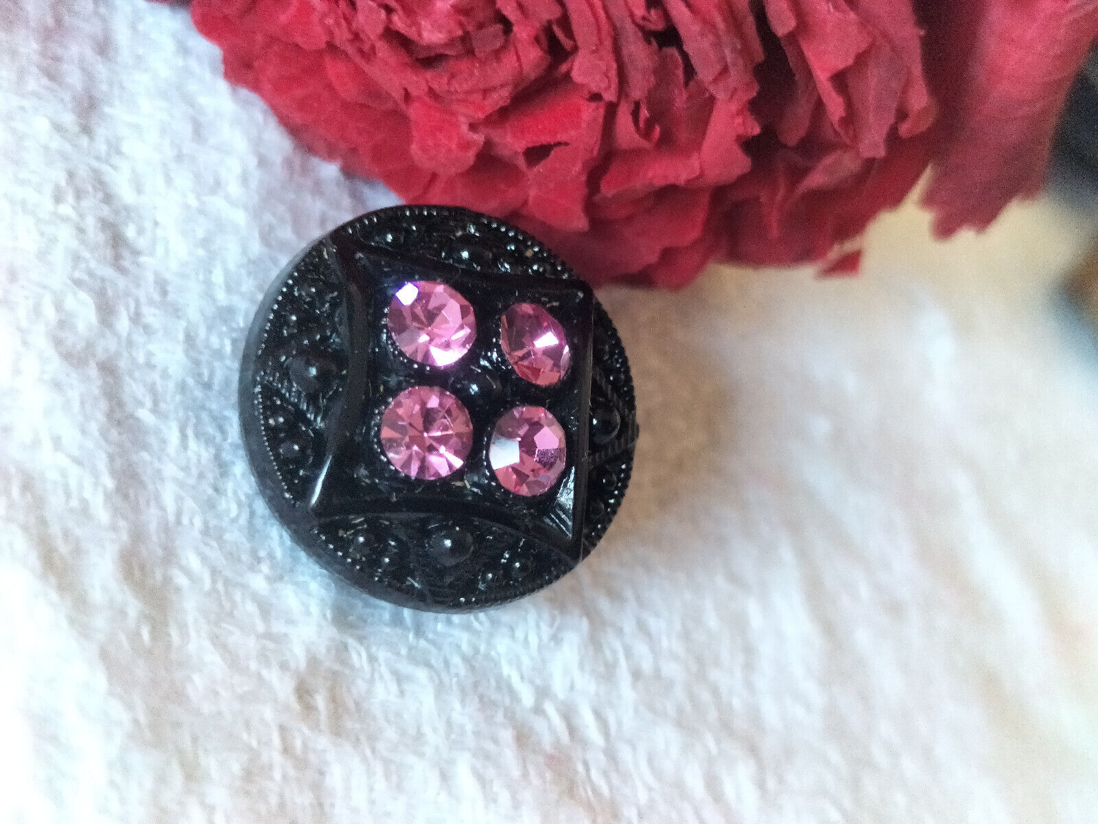 Bouton ancien en verre noir avec strass  vintage rose  1,7 cm D8D