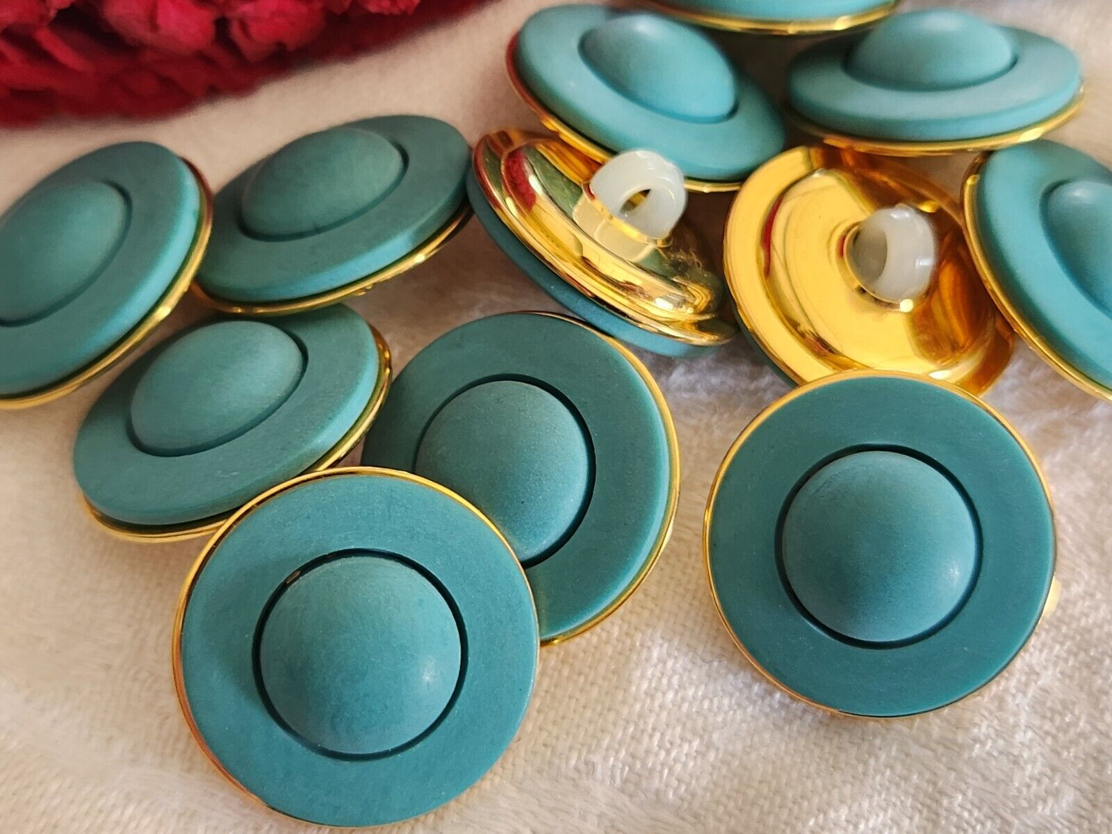 Lot 6 boutons vintage bleu bombé à pied doré 2,2 cm ref 2595