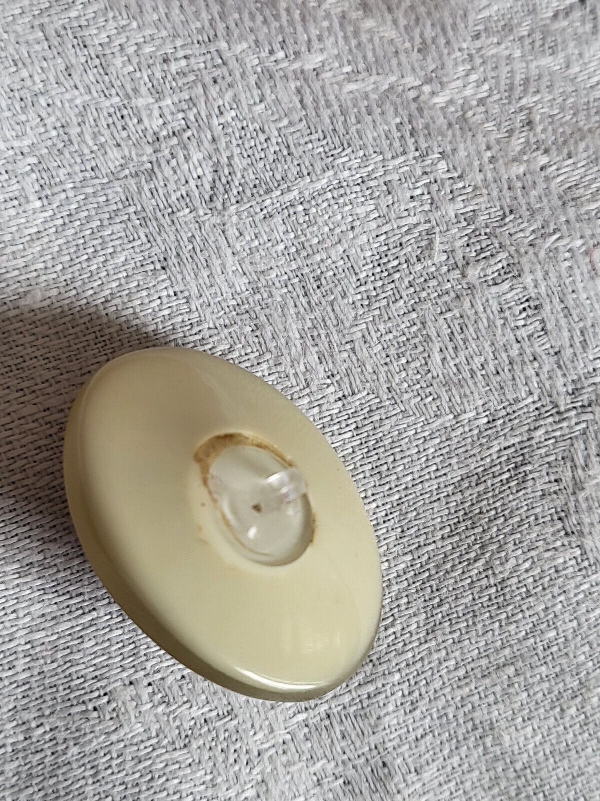 Bouton ancien gros cabochon en nacre ovale original 2,1 sur 2,5 bombé G10F