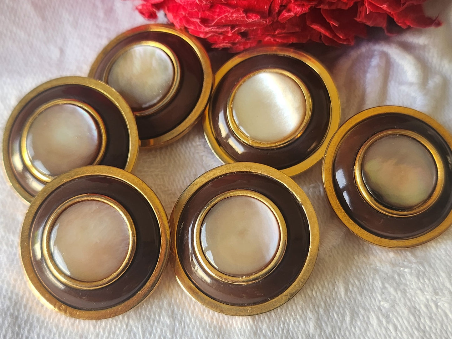Lot 6 boutons anciens en metal coeur en nacre marron 2,2 cm ref 3769