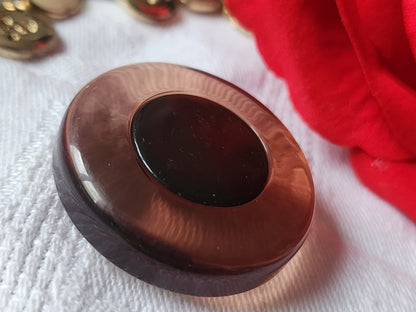 Gros et épais bouton vintage fumé coeur en nacre pied 3,3 cm G5R