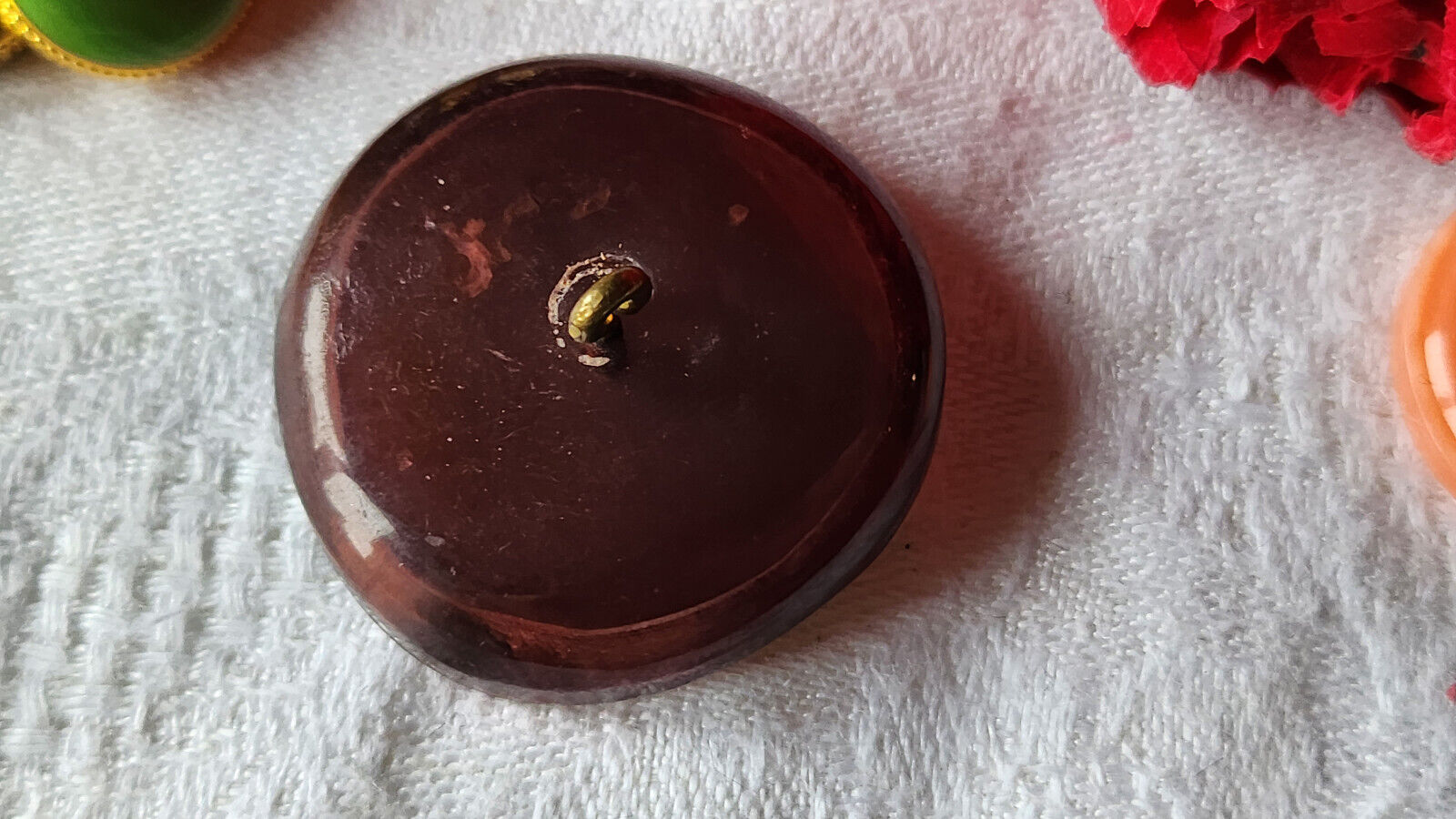 Gros bouton vintage bleu pourtour marron  épais parurier  3,3 cm ref 2786