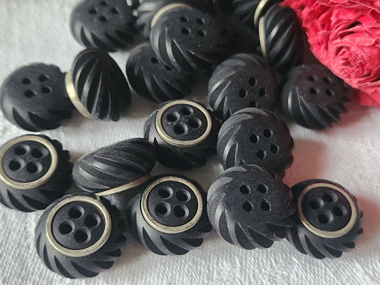 Lot 10 boutons vintage noir mat spirale bombé argenté 1,6 cm trou ref 1590