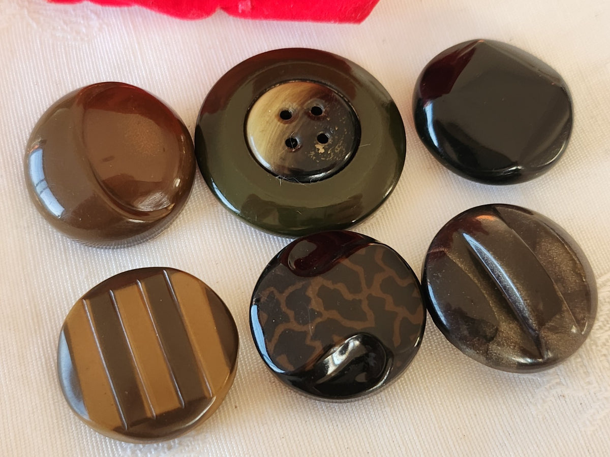 Lot 6 boutons anciens celluloïd 2,7 cm à 3,5 cm collection ref 6640