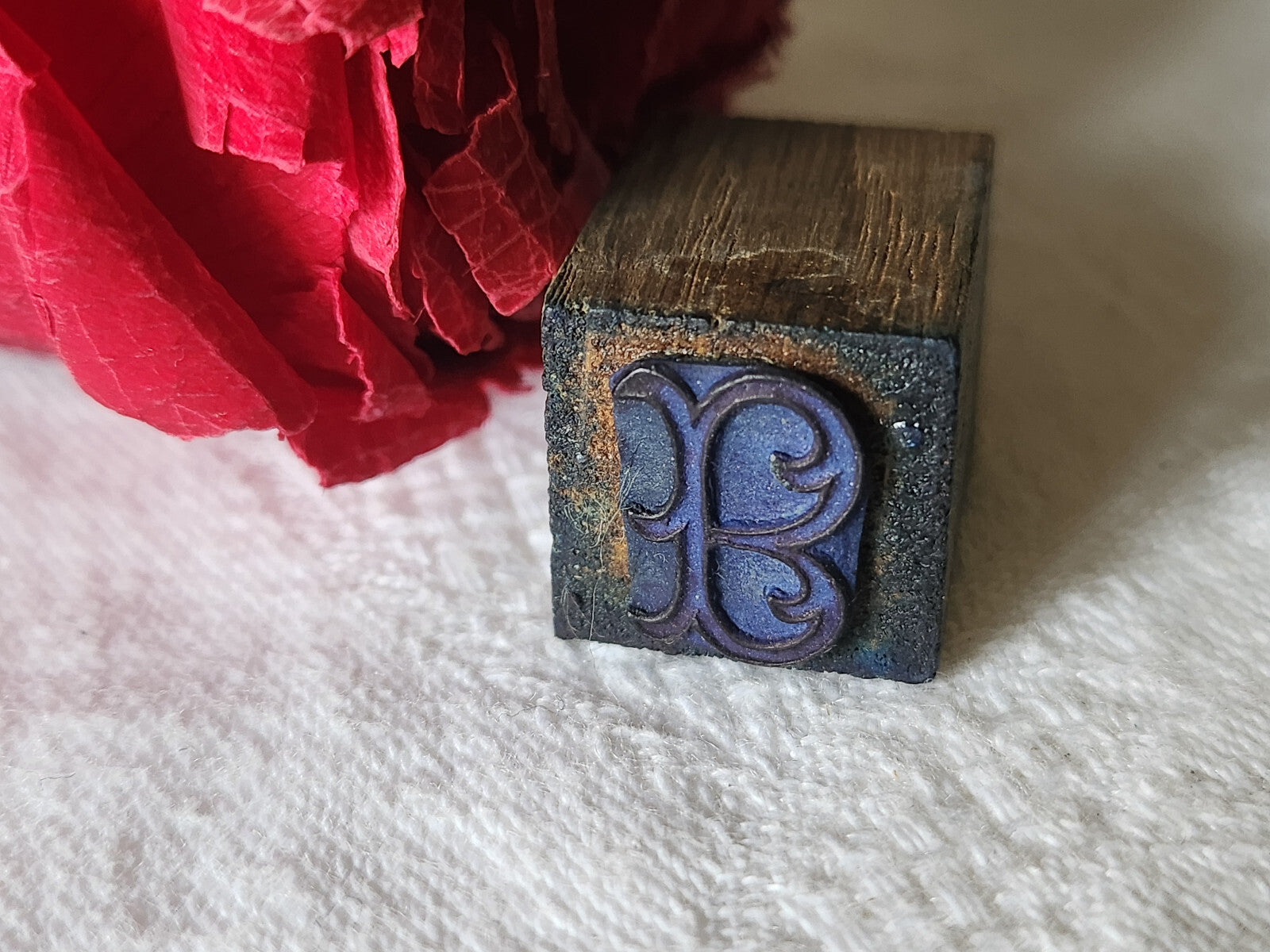 Mini tampon ancien monogramme B  broderie feston collection couture mercerie