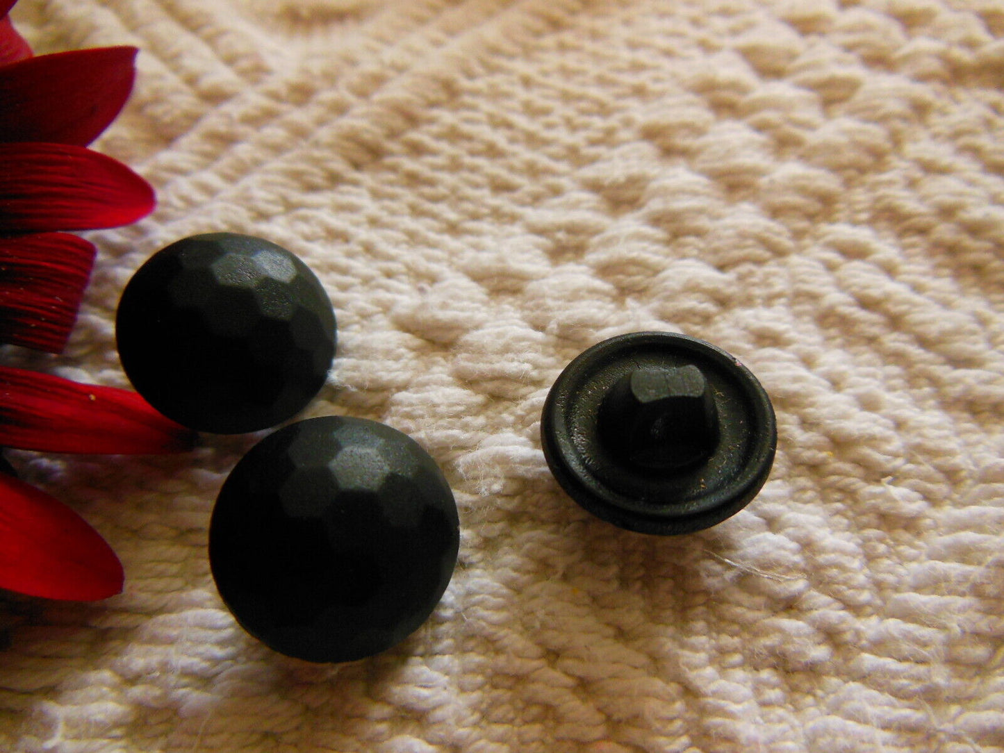 Lot 3 boutons anciens en verre noir mat dôme facette   collection 1,3  cm D8D