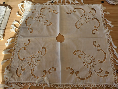 Superbe abat jour ancien ouvrage de dame dentelle broderie frange B5