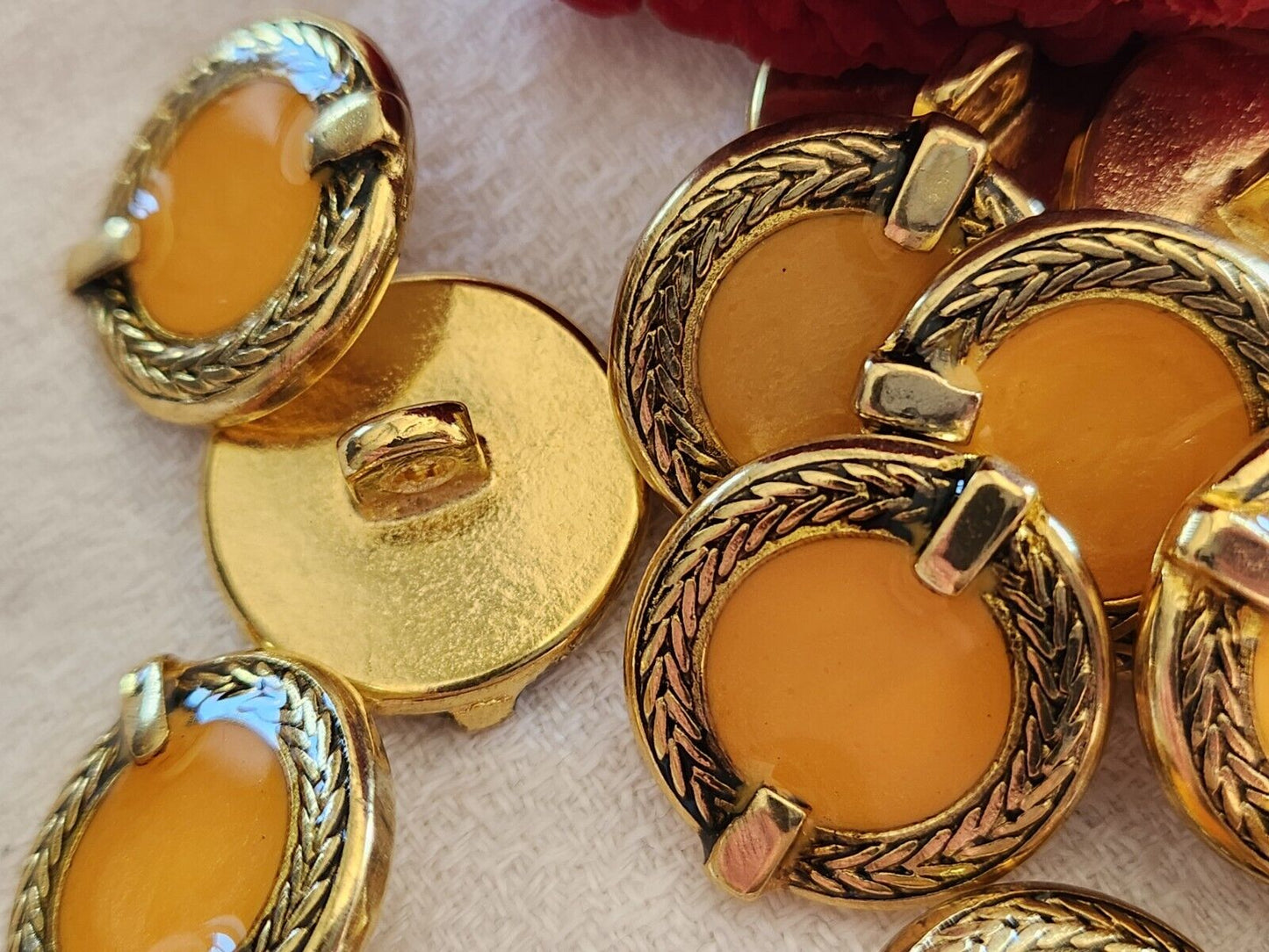 Lot 6 jolis boutons vintage en métal doré cœur orange  2,3 cm ref 3026