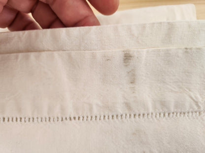 Ancien drap petit monogramme HK jour tiré B5