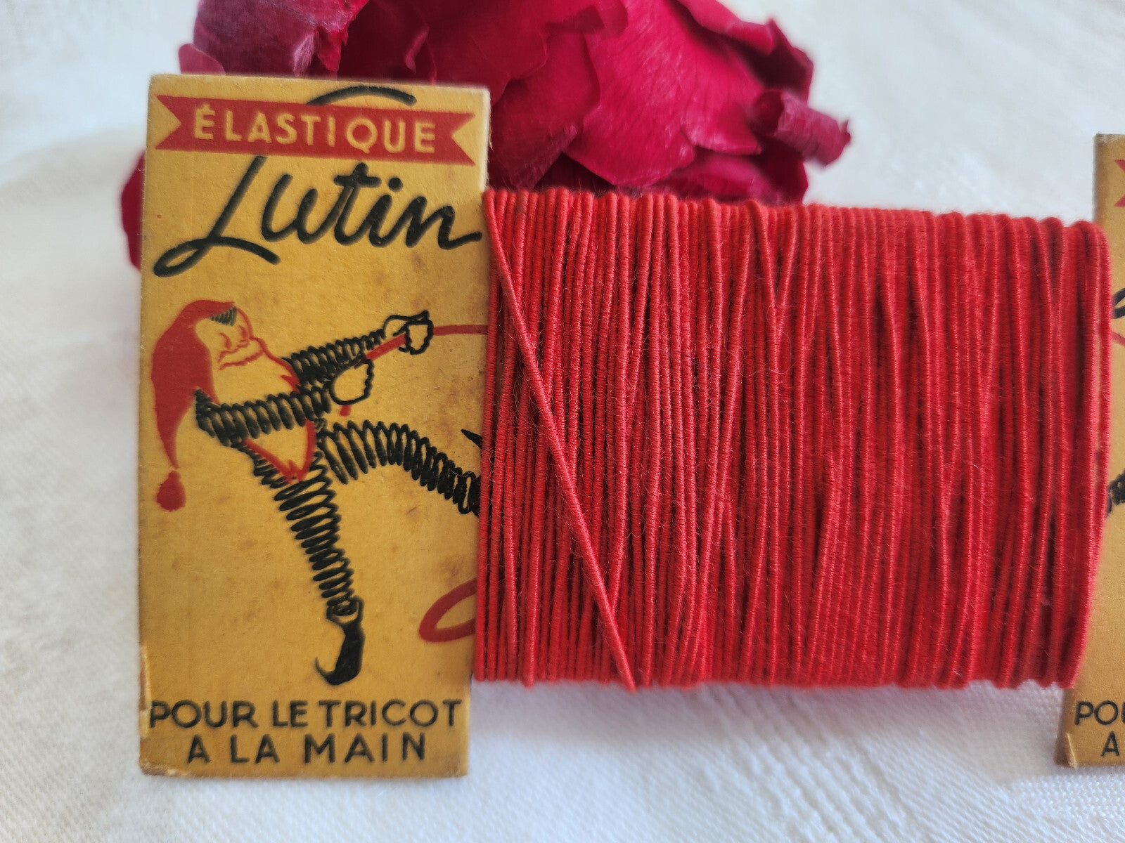 Collection mercerie ancienne carte fil lutin elastqiue rouge T3