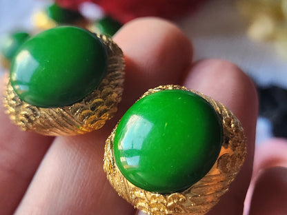 Lot 6 boutons vintage doré vert résine sculpté jolis pied  2,1 cm ref 2453