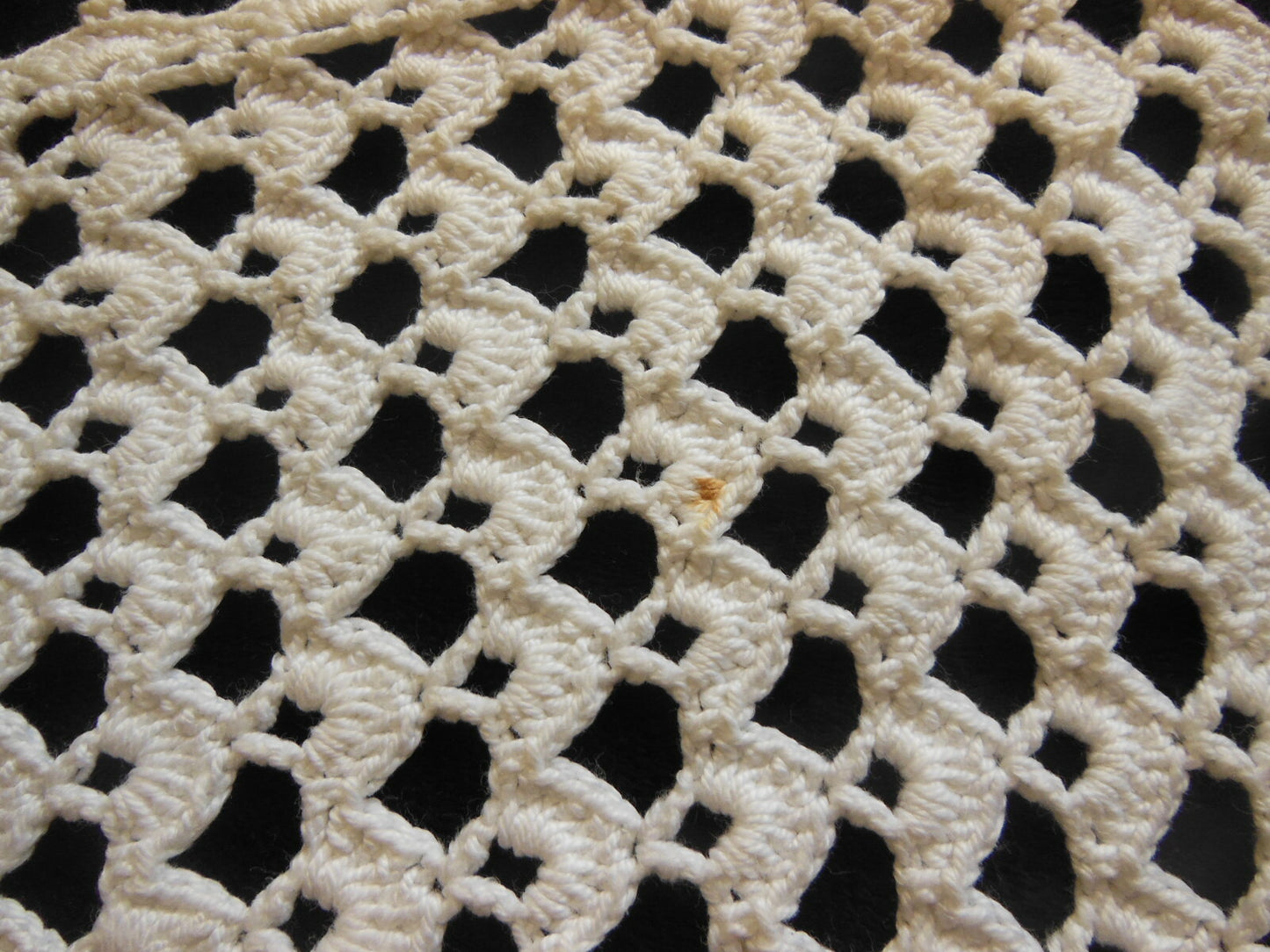 Napperon vintage crochet épais à franges à nettoyer 32 sur 74 cm B6-83