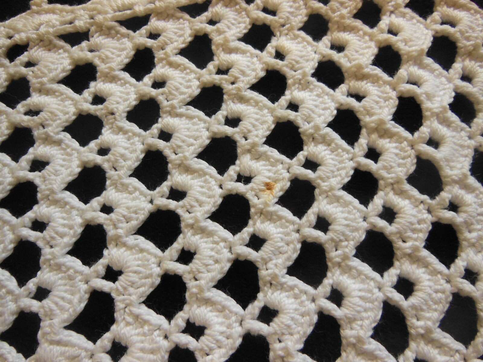Napperon vintage crochet épais à franges à nettoyer 32 sur 74 cm B6-83