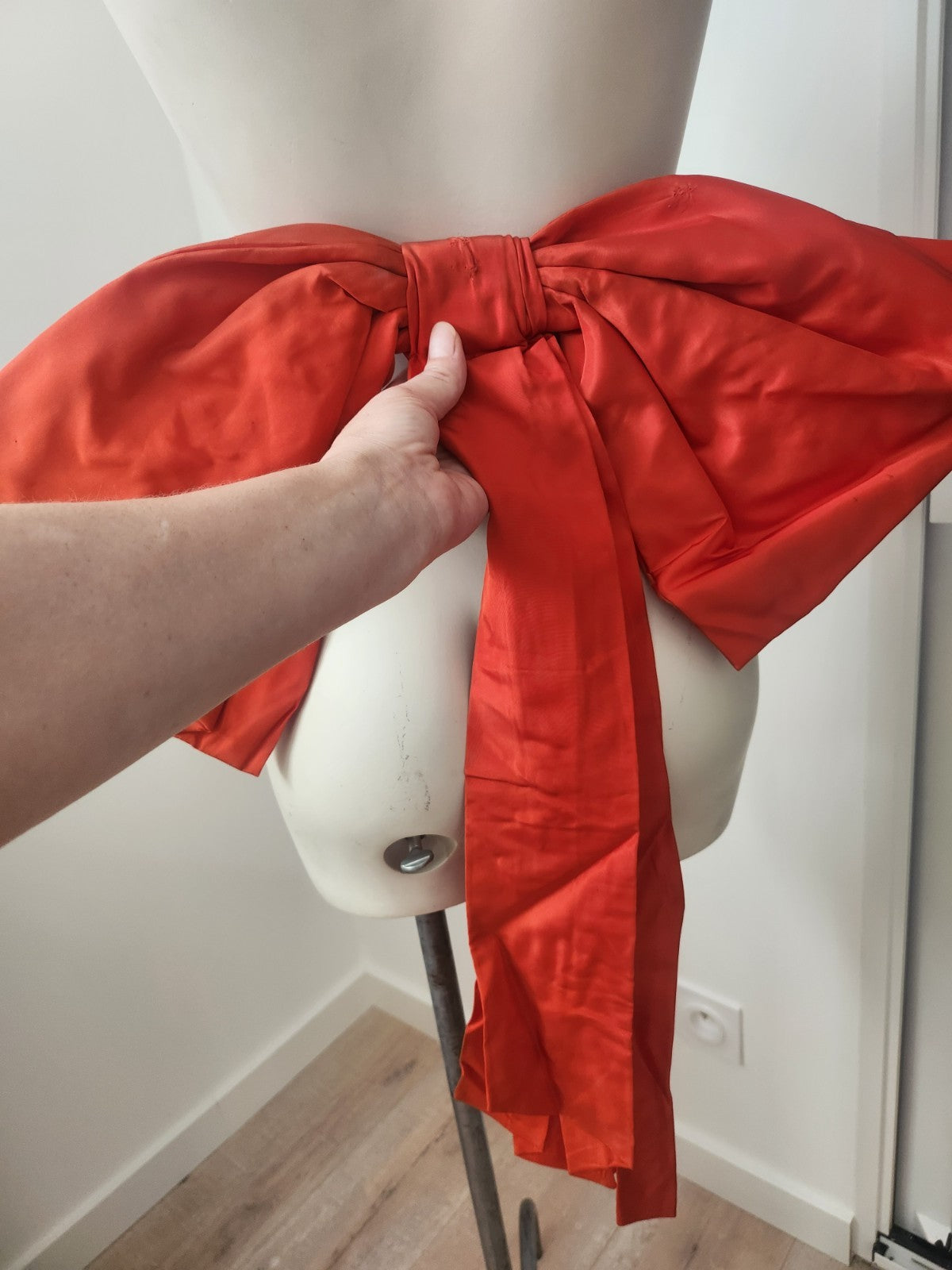 Lot de 12 énormes nœuds anciens déco robe a nettoyer B0