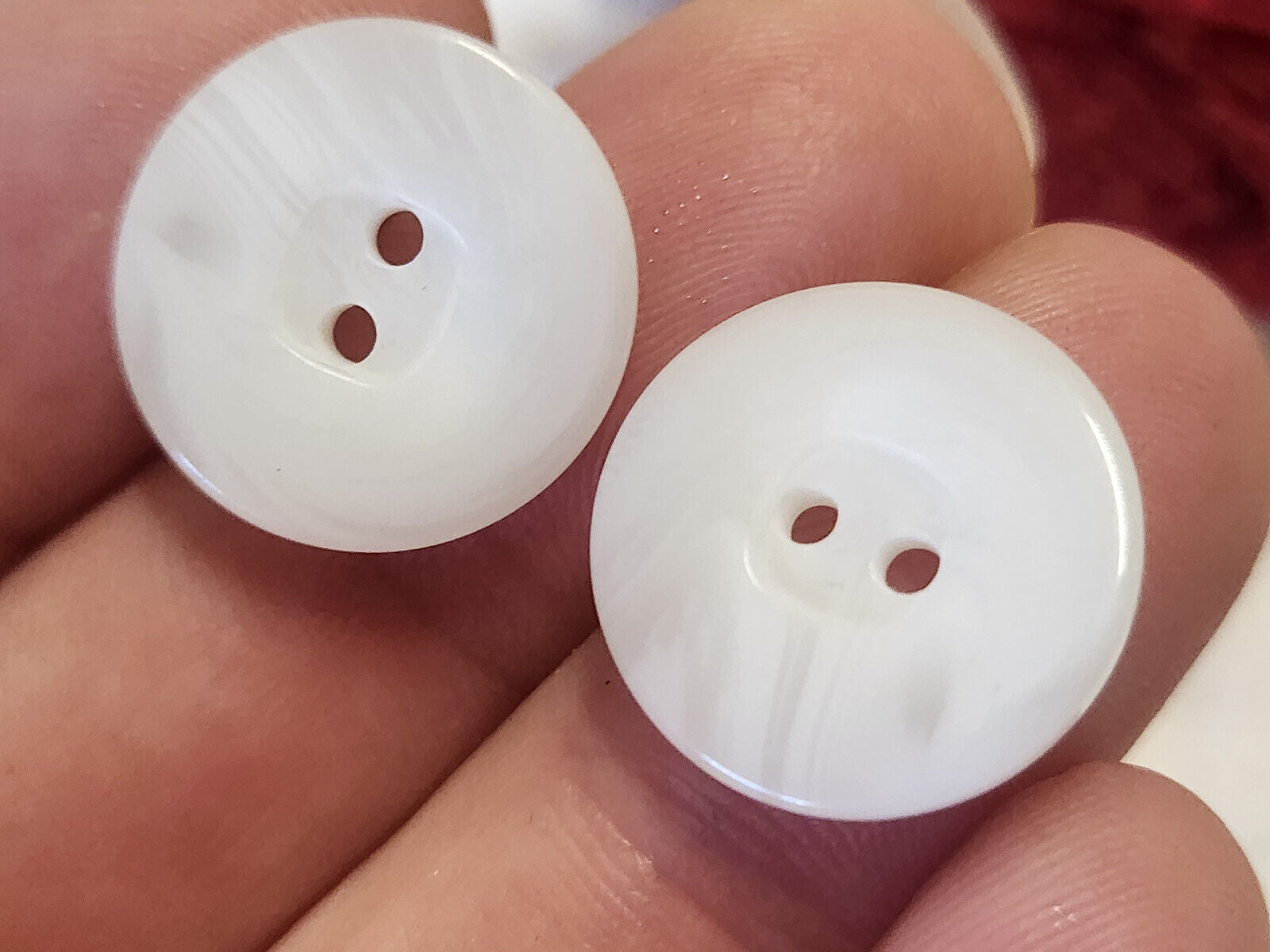 Lot 14 boutons vintage blanc veiné trous 1,8 cm ref 170