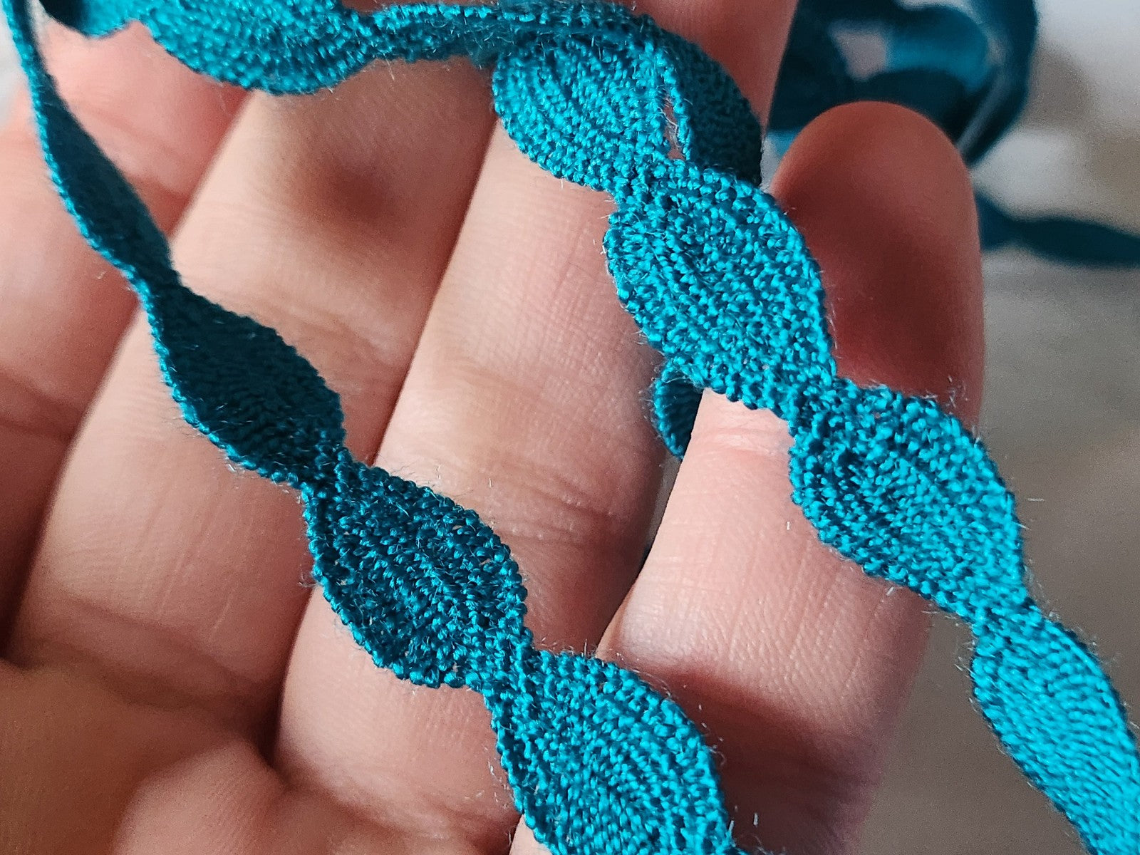 Dentelle galon vintage bleu paon  coton 3 métres sur 1 cm A1