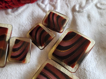 Lot 6 boutons vintage rouge  panaché 1,1  sur 1,3 à 2,2 sur 2,6 cm ref 1578
