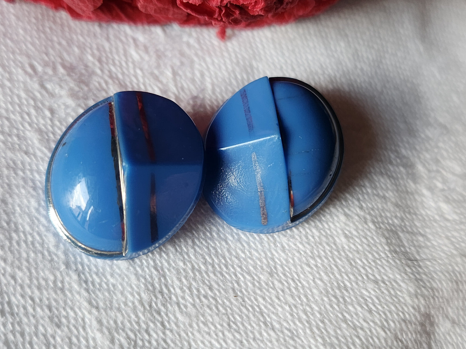 Duo boutons anciens en verre bleu ovale trés typé  1,5 sur 1,8 cm G8L