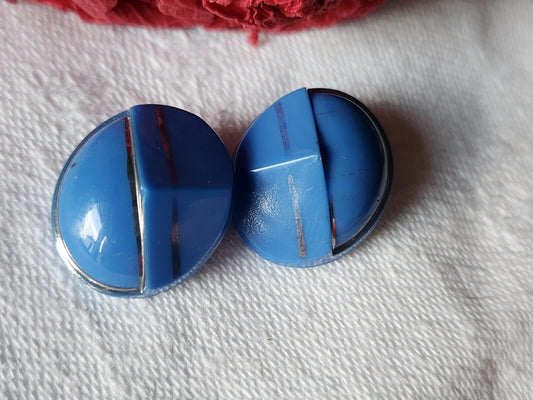 Duo boutons anciens en verre bleu ovale trés typé  1,5 sur 1,8 cm G8L