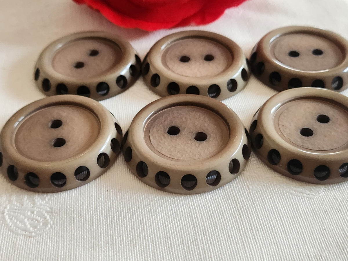 Lot 6 énormes boutons vintage marron estompé ajouré 4 cm trous ref 6377