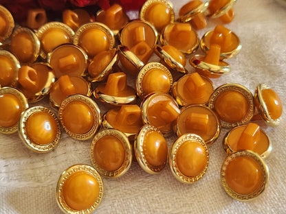 Lot 18 boutons fond d'atelier marron orange pied petits doré 1,1 cm ref 2500