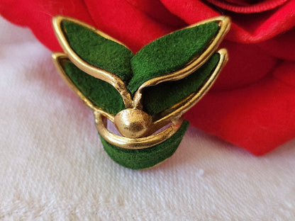 Bouton ancien metal vert  2,8 cm sur 3 cm original G2N