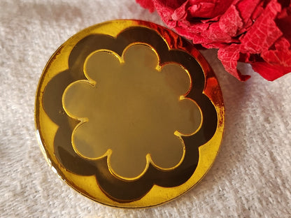 Gros bouton vintage en métal motif vert doré 3,1 cm ref 2904