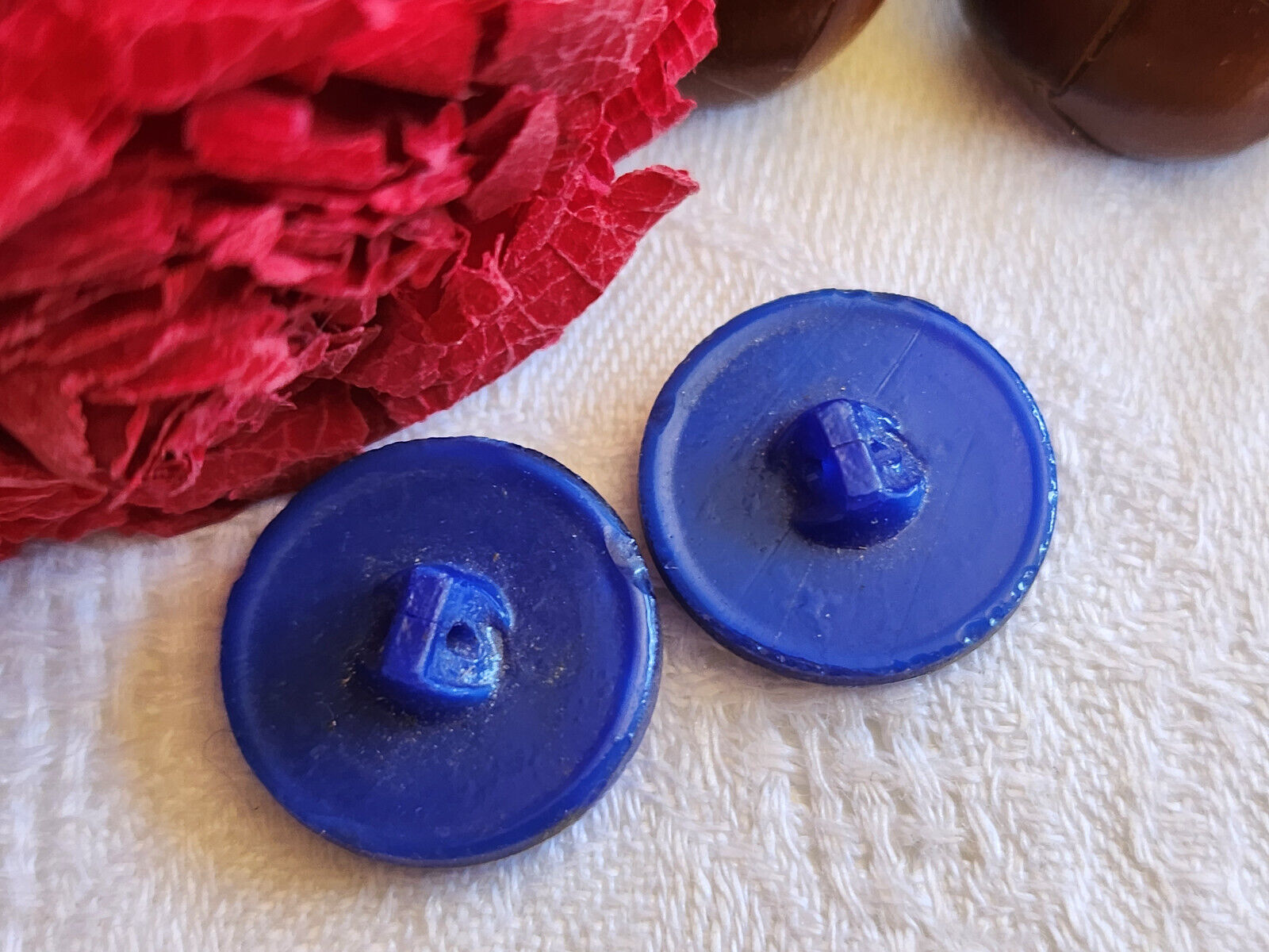 Duo boutons anciens en verre bleu année 50/60 argenté 1,7 cm D15L