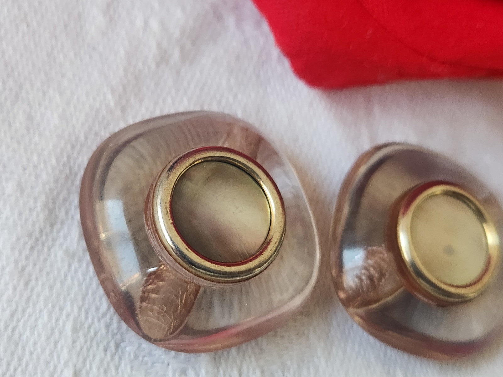 Duo boutons vintage coeur en nacre carré transparent  2,3 cm pied D13