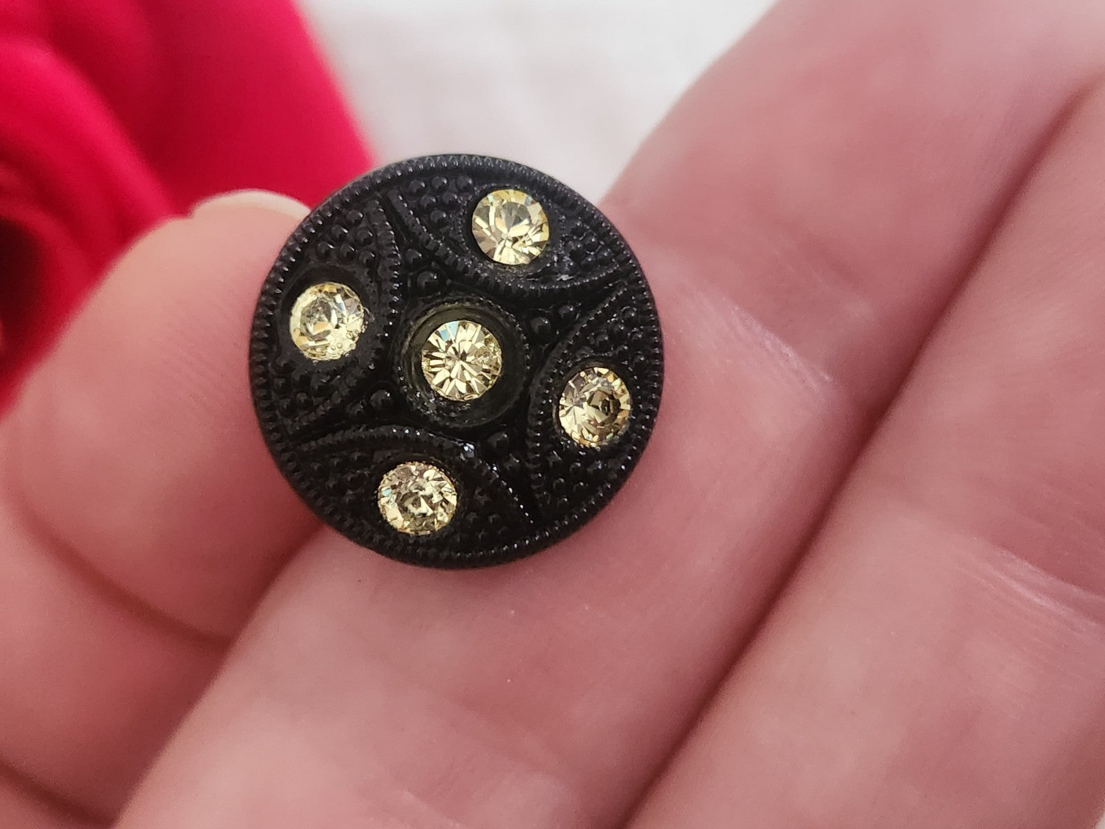 Bouton vintage en verre noir avec strass verre jaune 18 mm ou   1,8 cm G19J