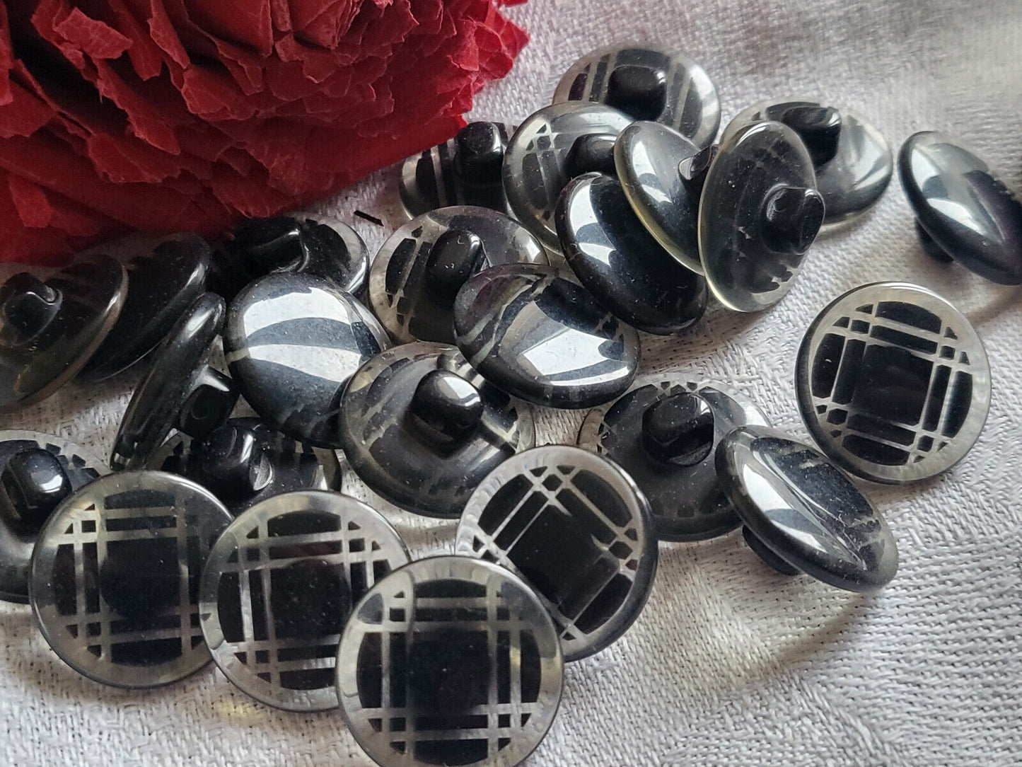 Lot 6 boutons vintage inclusion noir transparent pied 1,7 cm ref 5251