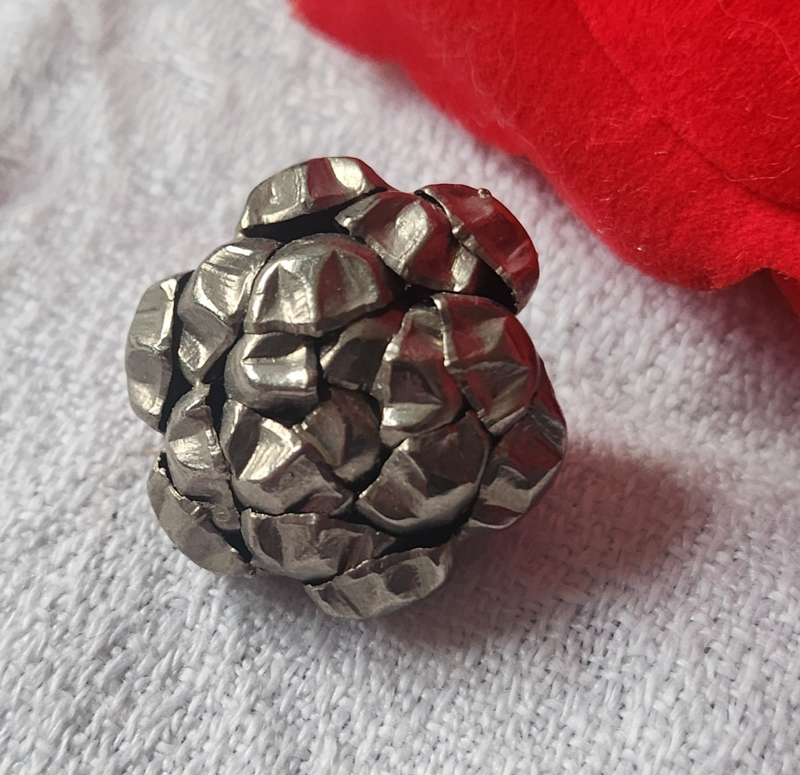 Bouton vintage métal argenté originaux main 2 cm D16E