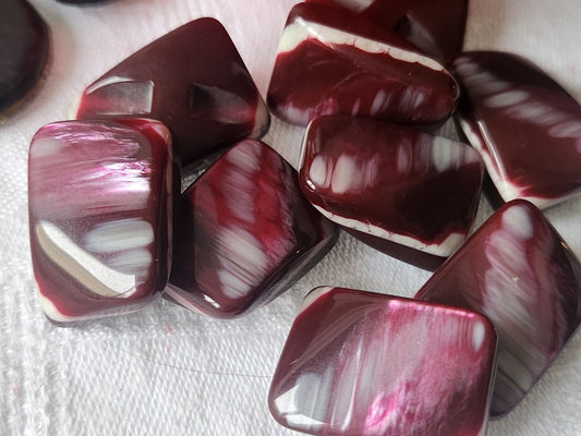 Lot 6 superbes boutons vintage prune reflet nacré 1,6 sur 2,2 cm pied ref 884