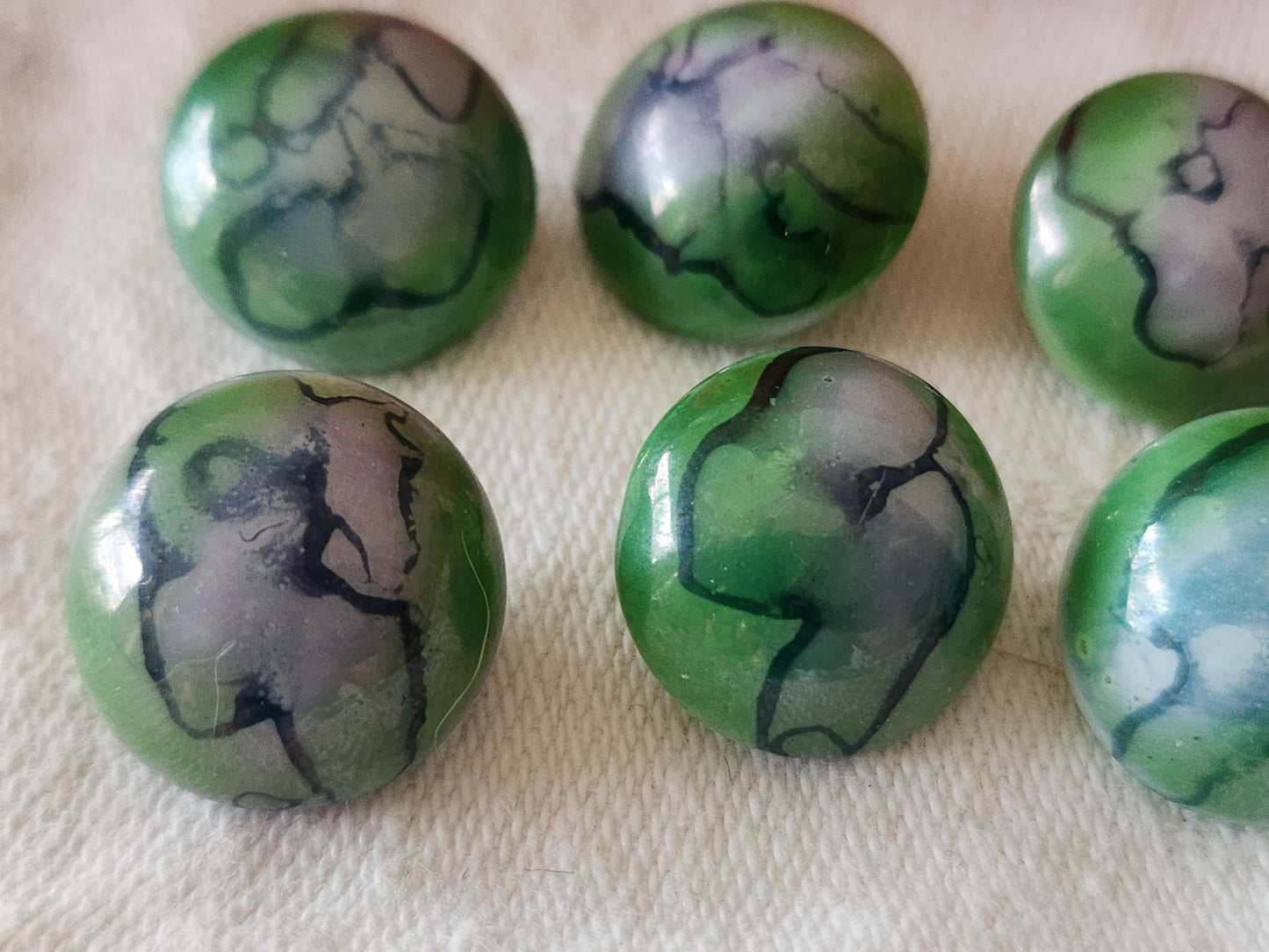 Lot 6 boutons vintage en verre bleu vert marbré ancien 1,5 cm ref 6446