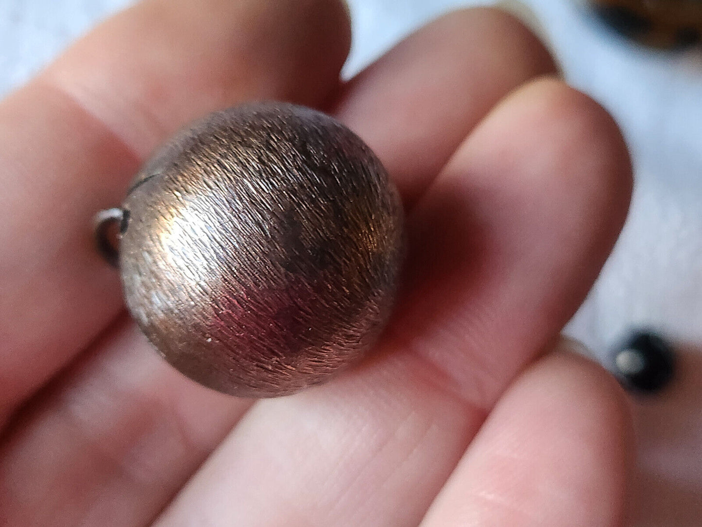 Bouton vintage en métal  bombé grelot gros sphere 2,1 cm  ref 2902