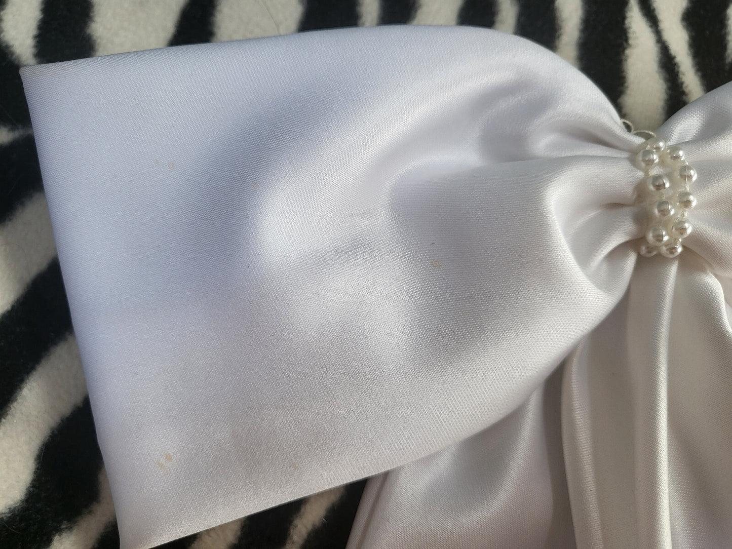 Gros noeud en tissu blanc satiné année 90 couture mariage recup B4