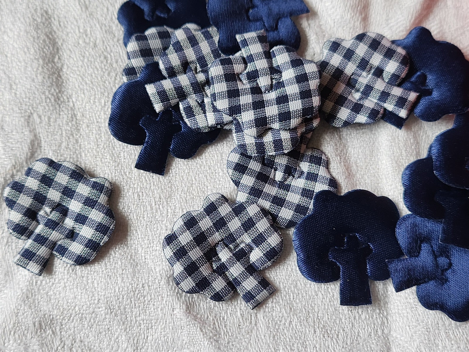 Lot  20 arbres bleu carreau année 80/90  tissu jaune moutarde embellissement T2